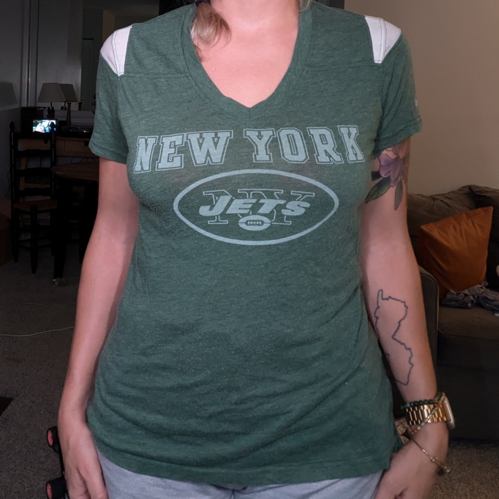 Super soft New York Jets v-neck tee